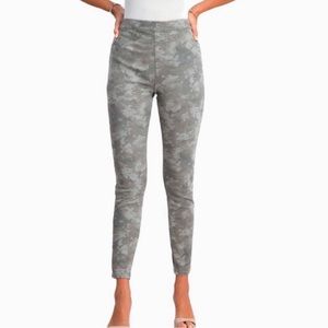 SPANX Ankle Jean-ish High Waist Leggings Gray Stone Wash Camo Women’s M (8)